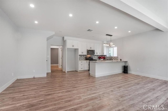 9739 Hillhaven Avenue, Tujunga CA: https://media.crmls.org/medias/fbf962e9-2c45-4401-8cdc-a59108e846ea.jpg