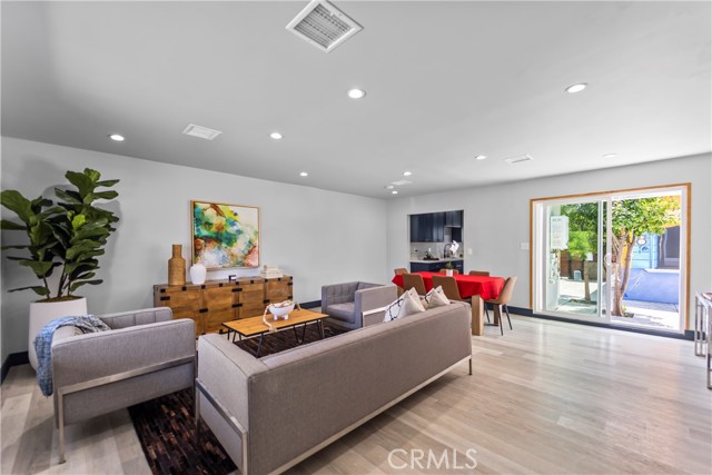 5606 White Oaks Avenue, Encino CA: https://media.crmls.org/medias/fbf9a028-d678-49a5-b142-bb70f4671255.jpg