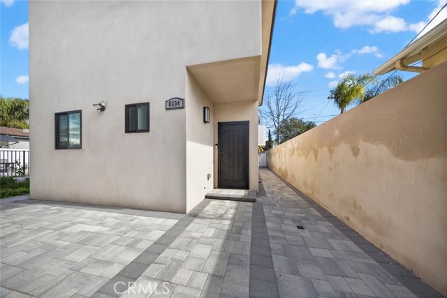 Detail Gallery Image 2 of 31 For 8334 Calvin Ave, Northridge,  CA 91324 - 2 Beds | 3 Baths