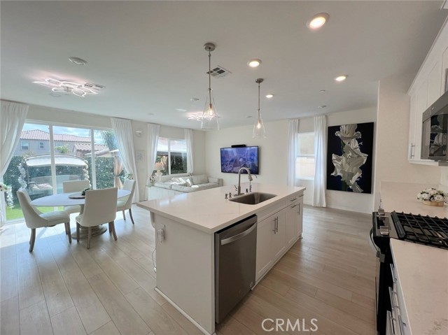 20910 Jennings Way, Newhall CA: https://media.crmls.org/medias/fbfb298e-4c43-4b9f-ae96-3a9c3e1fce66.jpg