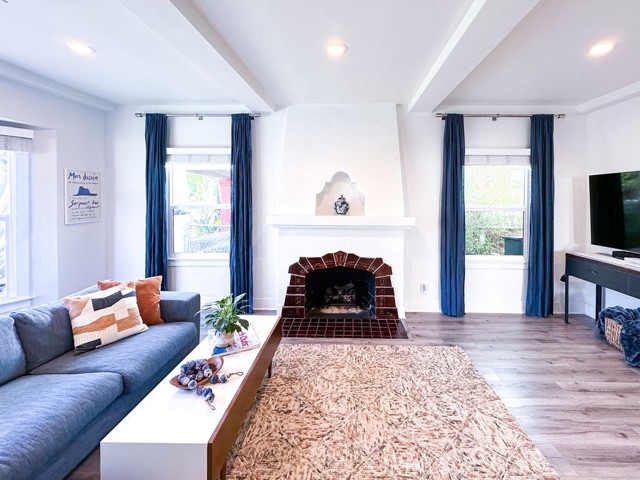 Detail Gallery Image 16 of 71 For 1927 W 84th Pl, Los Angeles,  CA 90047 - 3 Beds | 2 Baths