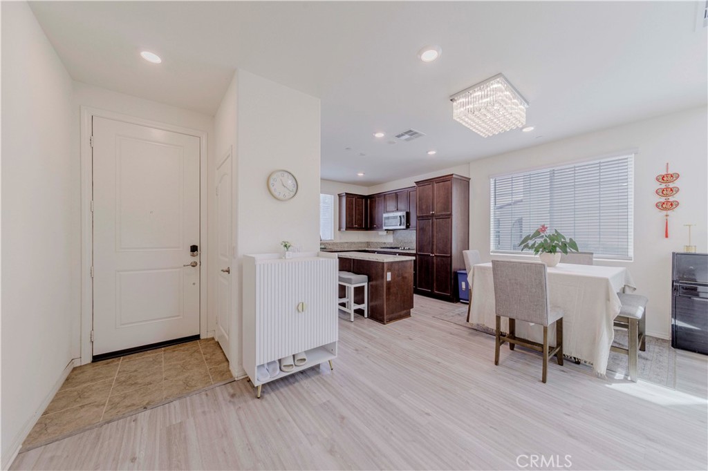 MLS #WS25106958 img 6