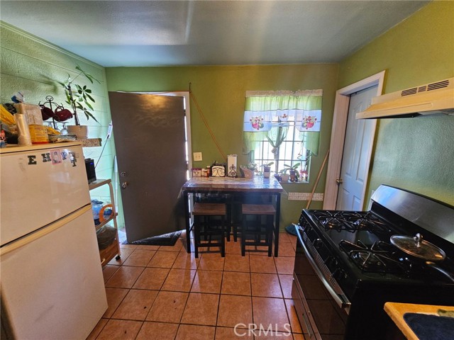 Detail Gallery Image 12 of 22 For 351 E 92nd, Los Angeles,  CA 90003 - 3 Beds | 2 Baths