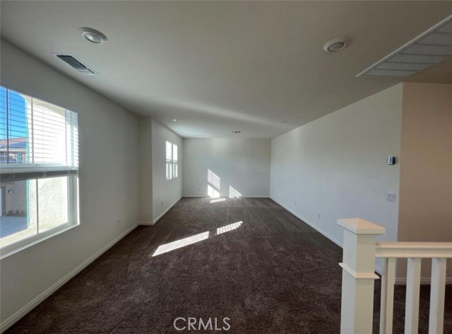 3990 E Catalina Street, Ontario CA: https://media.crmls.org/medias/fbfc81ea-0120-45e9-8869-634db97d6b18.jpg
