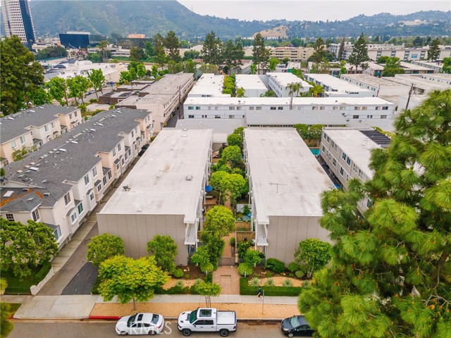 Detail Gallery Image 39 of 47 For 4222 W Kling St, Burbank,  CA 91505 - 3 Beds | 3 Baths