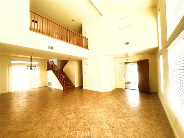 Detail Gallery Image 3 of 23 For 12433 Kokomo Cir, Victorville,  CA 92392 - 4 Beds | 3 Baths