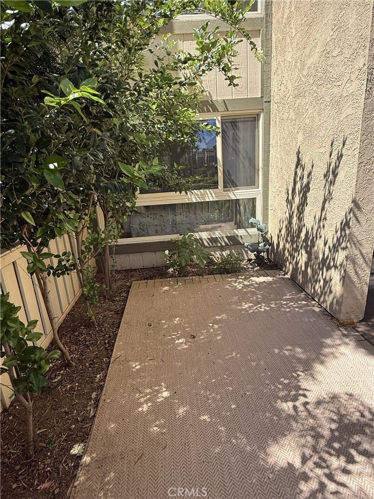 https://media.crmls.org/medias/fbfd224b-b651-4a4b-ba27-4b076128a9d2.jpg?preset=X-Large