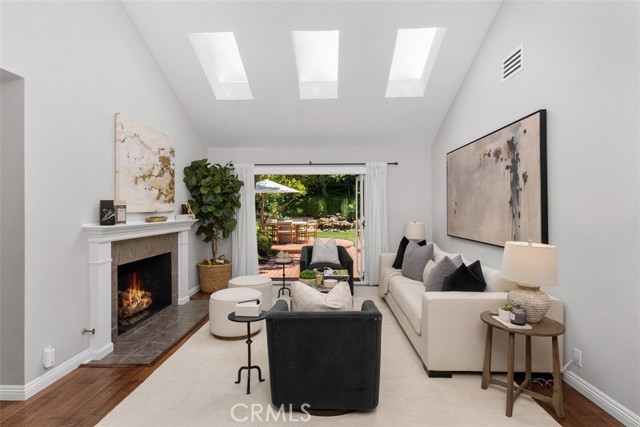 17 Wandering Rill, Irvine CA: https://media.crmls.org/medias/fbfd4150-3eee-4278-a7ef-853e5ed5bfd8.jpg