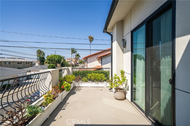 2204 Felton Lane, Redondo Beach, California 90278, 4 Bedrooms Bedrooms, ,3 BathroomsBathrooms,Residential,Sold,Felton,SB24182980