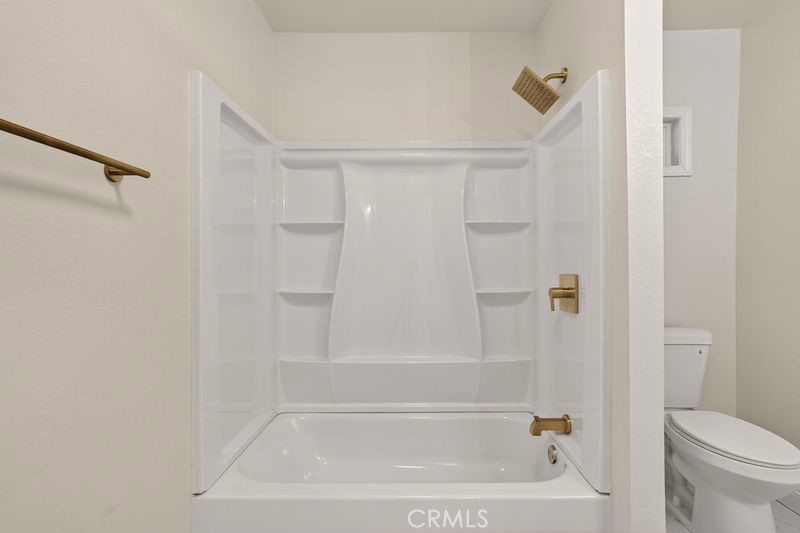 https://media.crmls.org/medias/fbfd9e84-9b8d-4ea4-8cf6-fb59a631fedd.jpg?preset=X-Large