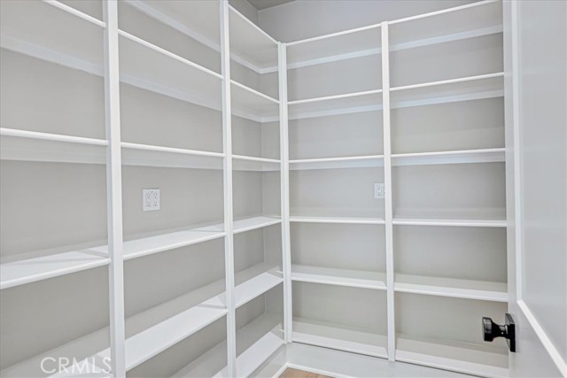 100 Bozeman, Irvine CA: https://media.crmls.org/medias/fbfe4255-2aa8-43f0-912e-315d2fa42986.jpg