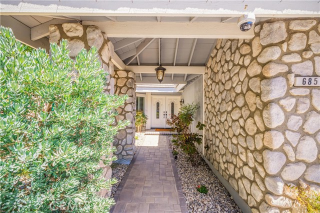 685 Vista Coto Verde, Camarillo CA: https://media.crmls.org/medias/fbfe5191-8eeb-42d1-9052-65fa63d8dae3.jpg