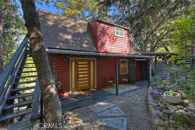 23463 The Blind Trail, Crestline, CA 92325