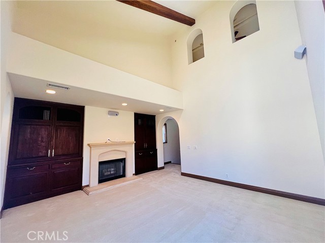 323 13th Street, Huntington Beach CA: https://media.crmls.org/medias/fbfea9fb-e197-4155-9a17-69c749245ea1.jpg