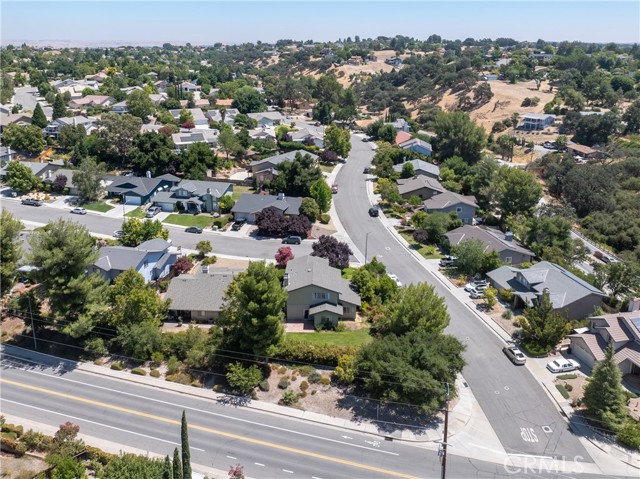 Detail Gallery Image 34 of 35 For 1511 via Rosa, Paso Robles,  CA 93446 - 3 Beds | 3 Baths