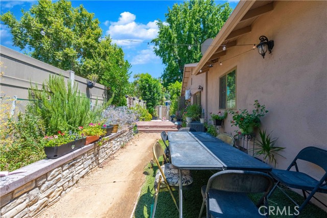 Detail Gallery Image 40 of 55 For 5237 Topanga Canyon Bld, Woodland Hills,  CA 91364 - 7 Beds | 4/2 Baths