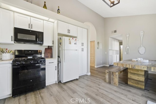 Detail Gallery Image 18 of 39 For 1809 E Avenue R6, Palmdale,  CA 93550 - 3 Beds | 2 Baths