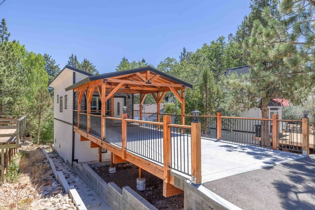 Detail Gallery Image 1 of 1 For 523 Cedar Ln, Sugarloaf,  CA 92386 - 2 Beds | 1 Baths