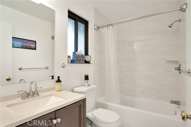 8675 Falmouth Avenue, Playa del Rey CA: https://media.crmls.org/medias/fbffe8f5-7d29-4244-ab08-240001c93316.jpg