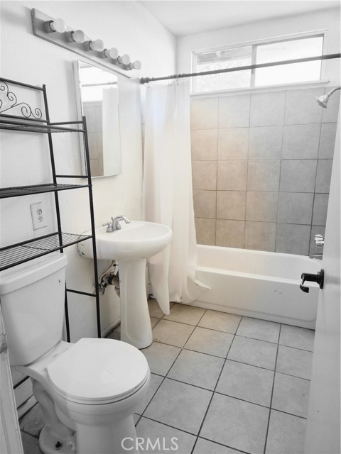 Detail Gallery Image 7 of 14 For 14420 Dos Palmas Rd, Victorville,  CA 92392 - 4 Beds | 2 Baths