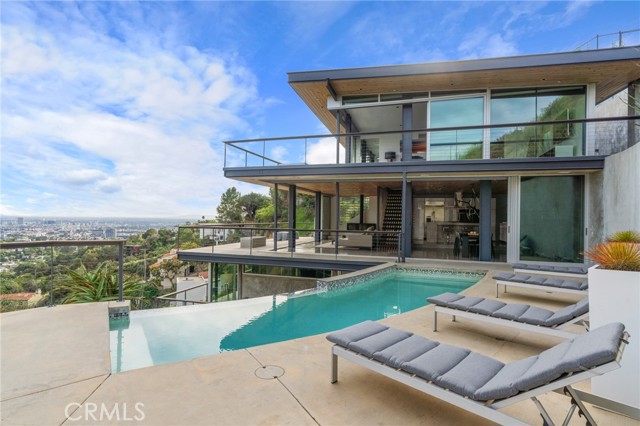 Detail Gallery Image 42 of 52 For 2917 Durand Dr, Los Angeles,  CA 90068 - 3 Beds | 2/1 Baths