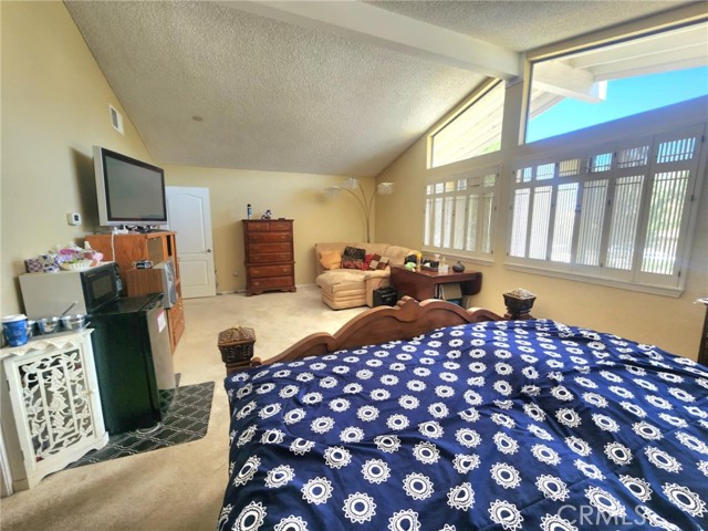 450 Fairway Drive, Palmdale CA: https://media.crmls.org/medias/fc028362-b1e1-4394-9091-f20ce9412993.jpg