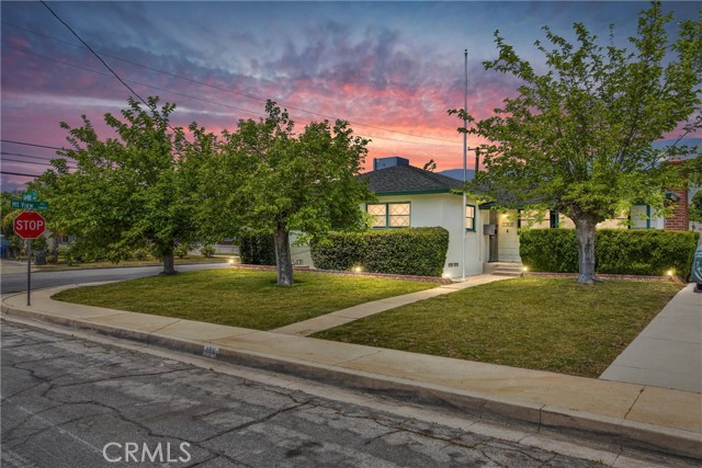 Detail Gallery Image 1 of 1 For 198 Glenfair, San Bernardino,  CA 92407 - 3 Beds | 2 Baths