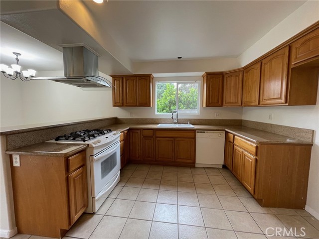 Detail Gallery Image 5 of 28 For 410 E Arrow Hwy, Upland,  CA 97186 - 3 Beds | 2/1 Baths
