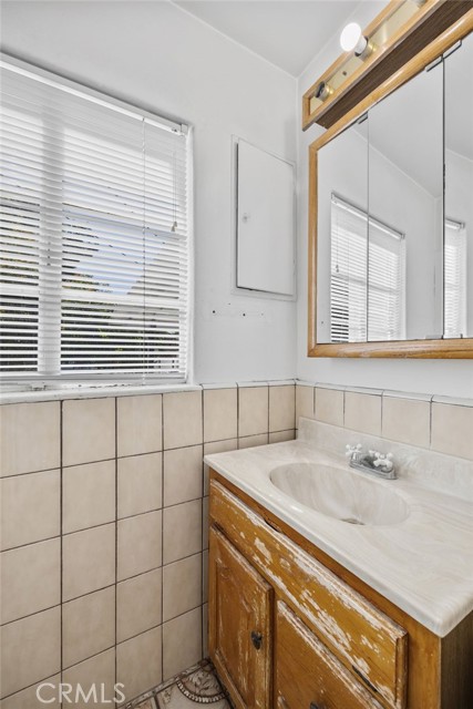 Detail Gallery Image 13 of 45 For 170 W Linden Ave, Burbank,  CA 91502 - 2 Beds | 1/1 Baths