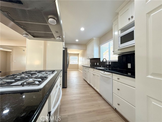 Detail Gallery Image 20 of 75 For 2331 E Adams Ave, Orange,  CA 92867 - 5 Beds | 4 Baths