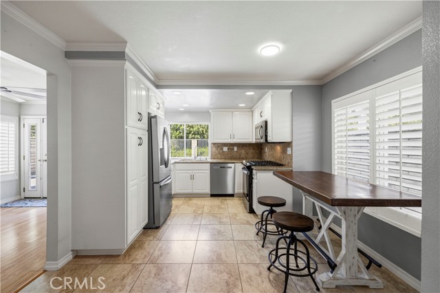 Detail Gallery Image 29 of 66 For 28245 Stonington, Saugus,  CA 91350 - 4 Beds | 3 Baths