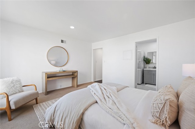 21 7th Place, Long Beach CA: https://media.crmls.org/medias/fc0460f2-7de8-45e6-b981-a3c5510c7fad.jpg