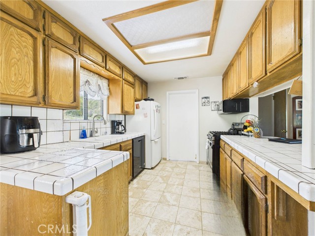 40170 Hillsborough Loop, Oakhurst CA: https://media.crmls.org/medias/fc0479be-658d-499d-9583-99cba6bd8a80.jpg