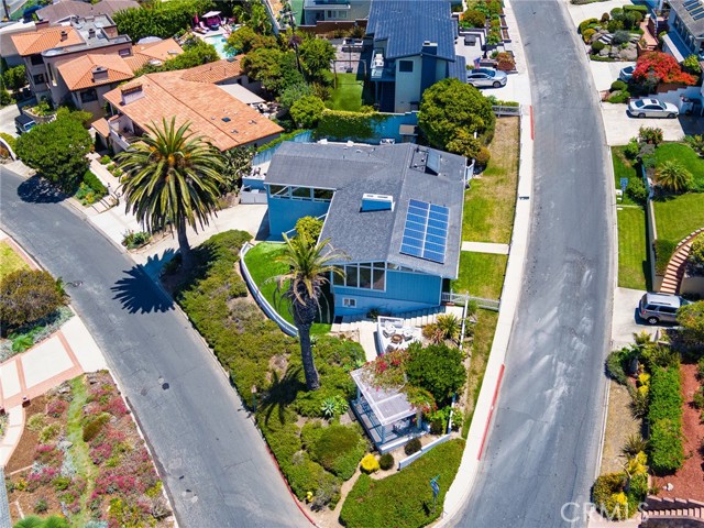 246 Via Los Miradores, Redondo Beach CA: https://media.crmls.org/medias/fc049f71-a3f4-4e41-b716-6e3299f91546.jpg