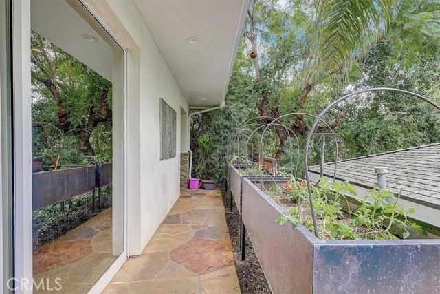 81 Dapplegray Lane, Rolling Hills Estates, California 90274, 4 Bedrooms Bedrooms, ,Residential,Sold,Dapplegray,PW22257890
