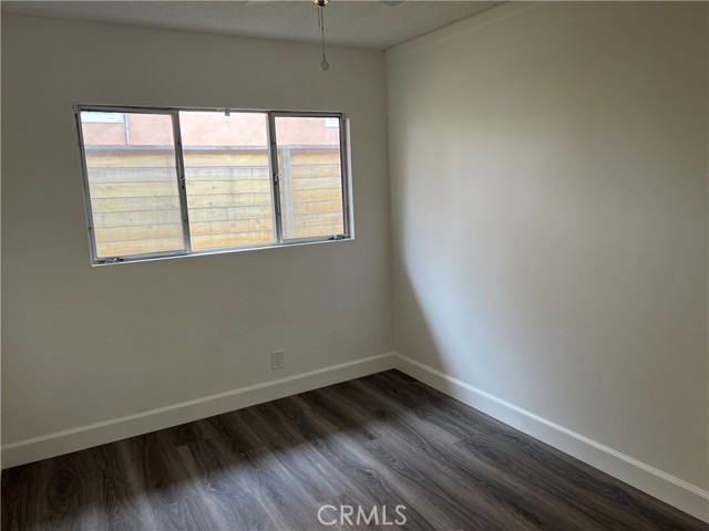 Detail Gallery Image 10 of 11 For 6109 S La Cienega Blvd, Los Angeles,  CA 90056 - 3 Beds | 2/1 Baths