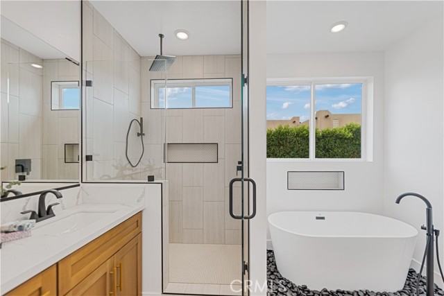 Detail Gallery Image 11 of 17 For 19187 Cottonwood Dr, Desert Hot Springs,  CA 92241 - 3 Beds | 2/1 Baths
