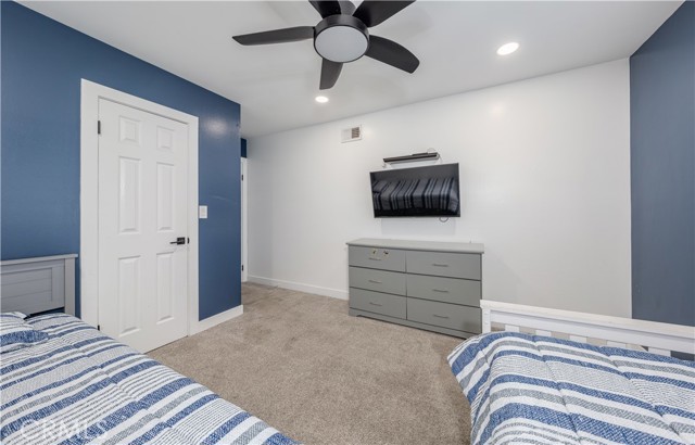 Image 22 of 66 For 824 Dune