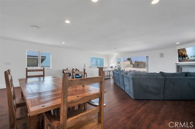 Detail Gallery Image 9 of 37 For 225 33rd, Hermosa Beach,  CA 90254 - 5 Beds | 5 Baths