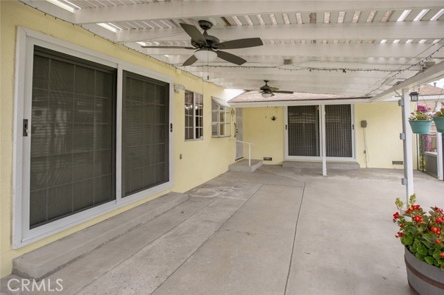 835 N Lincoln Street, Burbank CA: https://media.crmls.org/medias/fc077f36-b019-4f7d-a48c-66e6d13cb5a8.jpg
