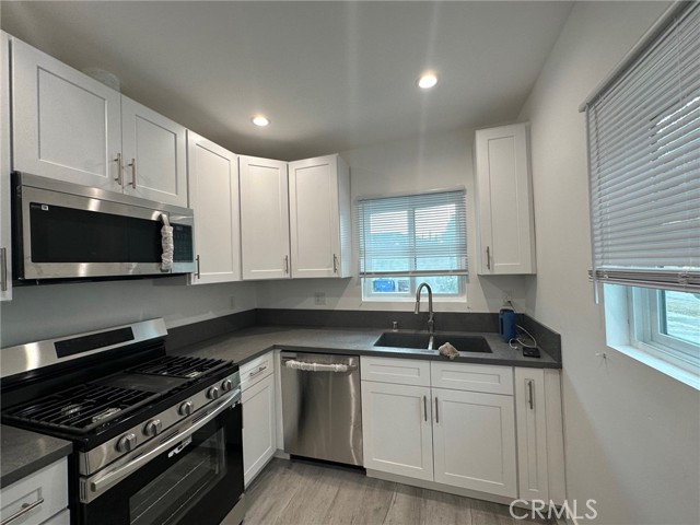 Detail Gallery Image 3 of 13 For 7016 Bertrand Ave, Reseda,  CA 91335 - 1 Beds | 1 Baths