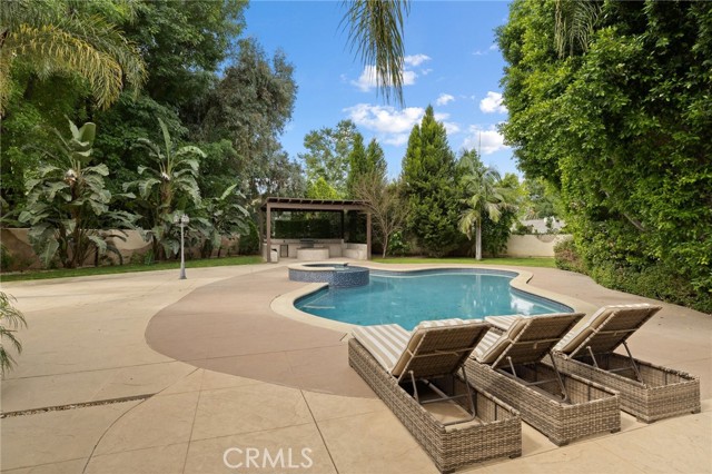 Detail Gallery Image 20 of 21 For 5667 Lubao St, Woodland Hills,  CA 91367 - 4 Beds | 5 Baths