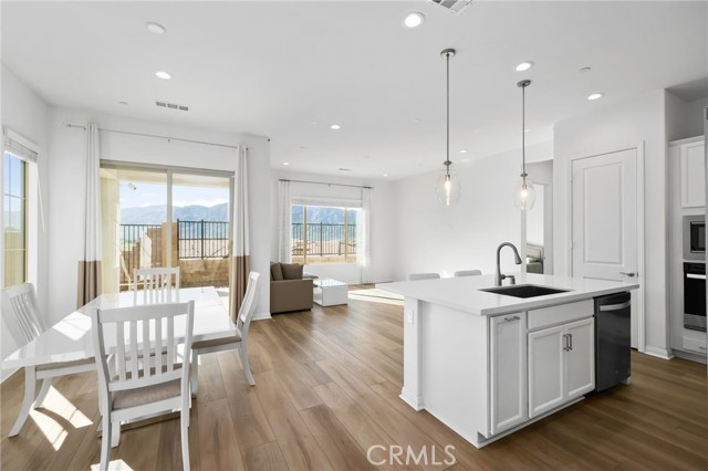 Detail Gallery Image 7 of 71 For 11957 Shadeland, Corona,  CA 92883 - 2 Beds | 2 Baths