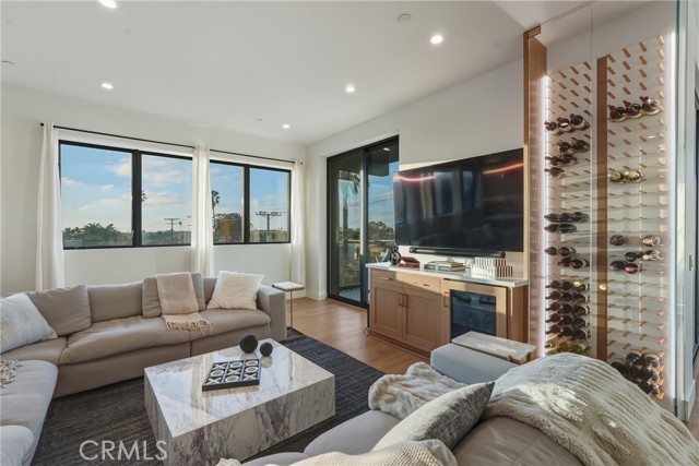 Detail Gallery Image 17 of 41 For 626 Longfellow, Hermosa Beach,  CA 90254 - 4 Beds | 5 Baths