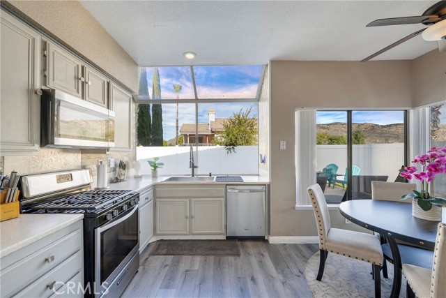 Detail Gallery Image 16 of 47 For 22562 Springdale, Moreno Valley,  CA 92557 - 4 Beds | 2/1 Baths