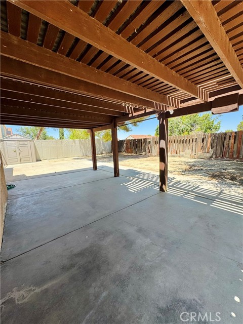 Detail Gallery Image 14 of 16 For 38252 La Loma Ave, Palmdale,  CA 93551 - 3 Beds | 3 Baths