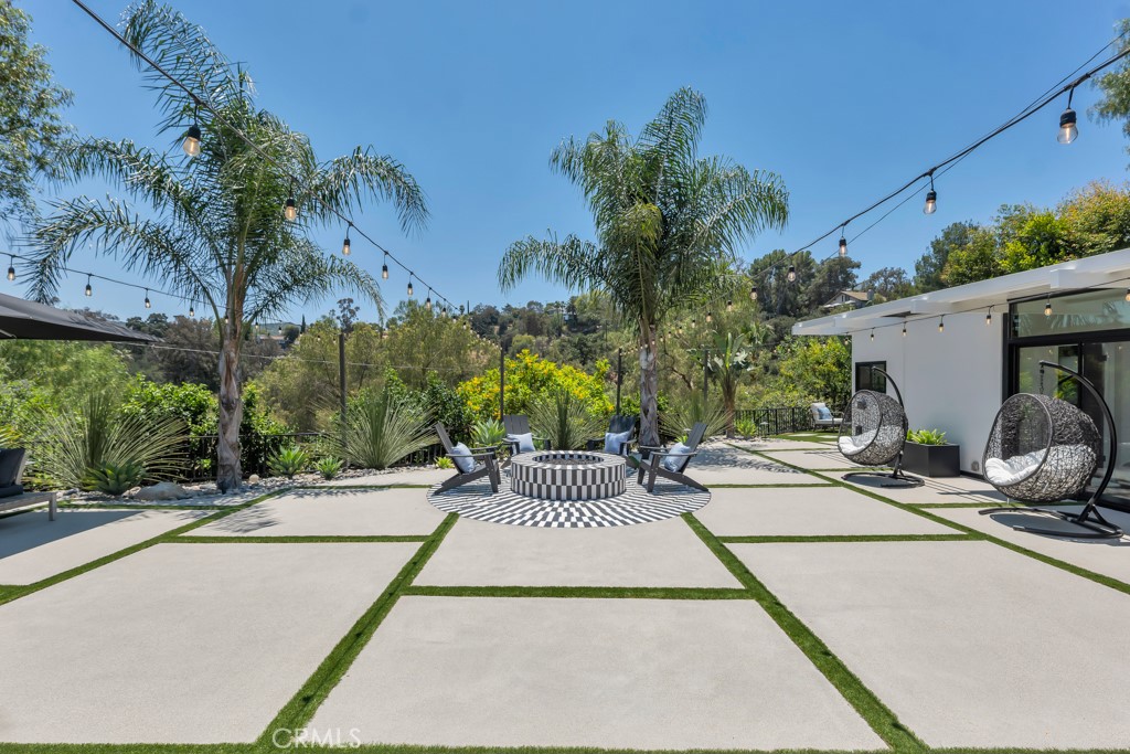 https://media.crmls.org/medias/fc0d9389-66e2-46f8-ab02-eb3f66c87678.jpg?preset=X-Large