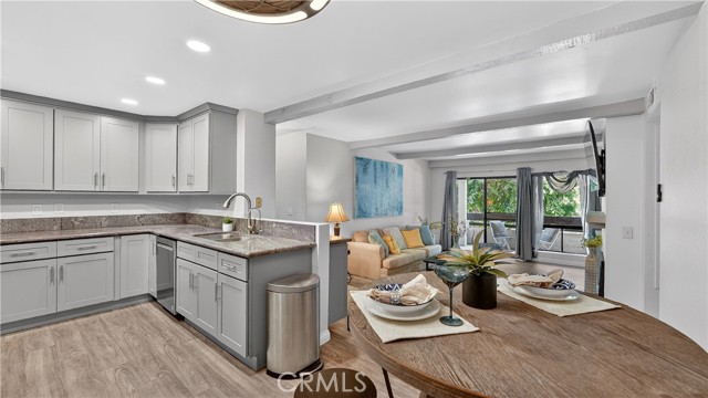 Detail Gallery Image 8 of 46 For 21372 Brookhurst #626,  Huntington Beach,  CA 92646 - 2 Beds | 2 Baths