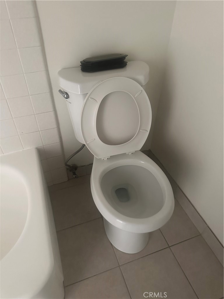 https://media.crmls.org/medias/fc0e38ca-8d97-4e29-885f-a671210478cf.jpg?preset=X-Large
