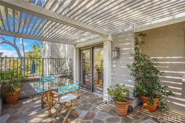 Inviting patio off dining room